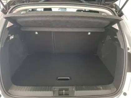 Photo 22 Renault Captur  TCe 140 - 21