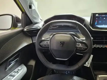 Photo 12 Peugeot 208  Turbo 100 ch BVM6