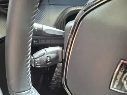 Photo 19 Peugeot 208  Turbo 100 ch BVM6