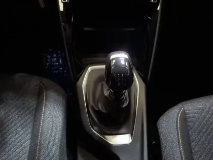 Photo 14 Peugeot 208  Turbo 100 ch BVM6