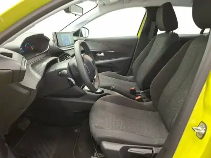 Photo 10 Peugeot 208  Hybrid 110 ch e-DCS6
