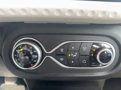 Photo 33 Renault Twingo  III E-Tech