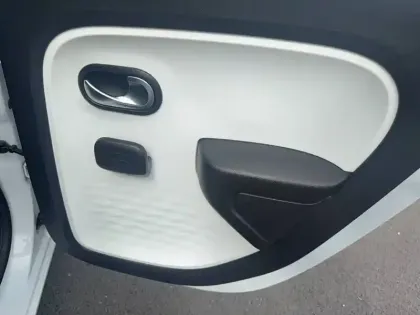 Photo 20 Renault Twingo  III E-Tech
