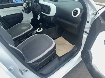 Photo 11 Renault Twingo  III E-Tech