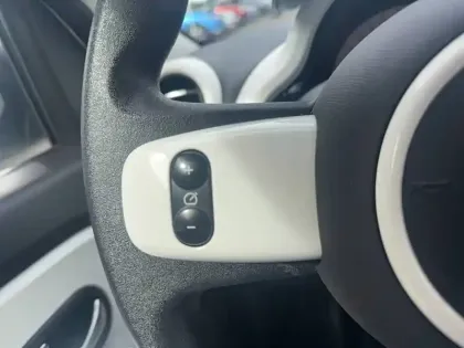 Photo 39 Renault Twingo  III E-Tech