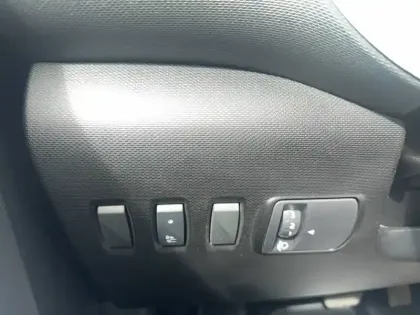 Photo 42 Renault Twingo  III E-Tech