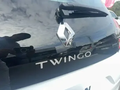 Photo 16 Renault Twingo  III E-Tech