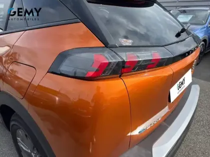 Photo 17 Peugeot 2008  Electrique 136 ch