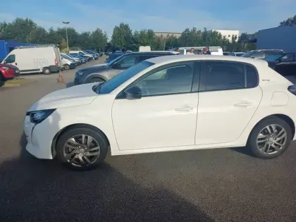 Photo 18 Peugeot 208  PureTech 100 S&S EAT8