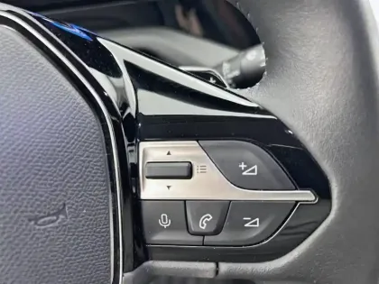 Photo 18 Peugeot 308  PHEV 180 e-EAT8