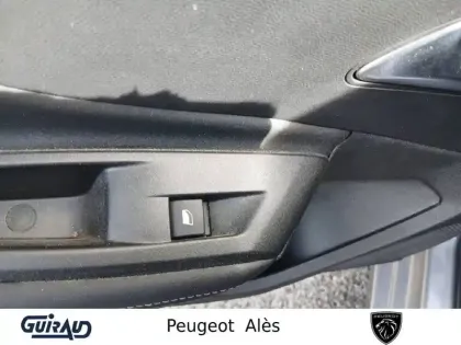 Photo 12 Peugeot 308  PureTech 130ch S&S EAT8