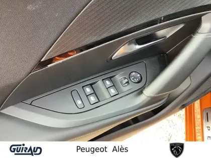 Photo 11 Peugeot 2008  PureTech 155 S&S EAT8