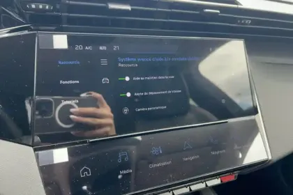 Photo 8 Peugeot 308  Hybrid 145 e-DCS6