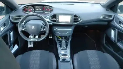 Photo 16 Peugeot 308  PureTech 130ch S&S EAT8