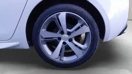 Photo 10 Peugeot 308  PureTech 130ch S&S EAT8