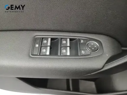 Photo 26 Renault Captur  mild hybrid 140