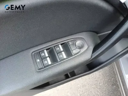 Photo 13 Renault Captur  mild hybrid 140