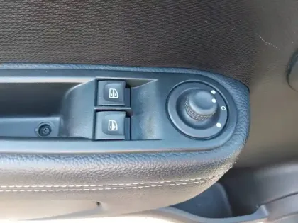 Photo 21 Renault Twingo  III E-Tech
