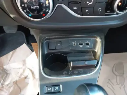 Photo 31 Renault Twingo  III E-Tech