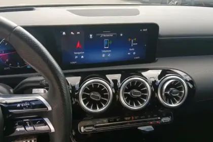 Photo 15 Mercedes Classe A  200 d