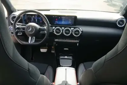 Photo 29 Mercedes Classe A  200 d
