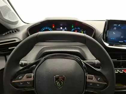 Photo 8 Peugeot 208  Hybrid 110 ch e-DCS6