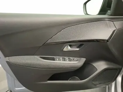 Photo 7 Peugeot 208  Hybrid 110 ch e-DCS6