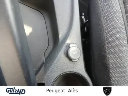 Photo 18 Peugeot 2008  PureTech 100 S&S BVM6