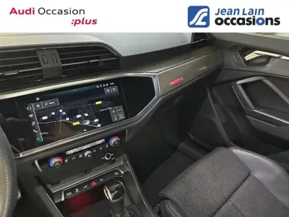 Photo 12 Audi Q3  45 TFSIe 245 ch S tronic 6