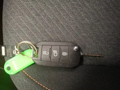 Photo 34 Peugeot 208  Hybrid 110 ch e-DCS6