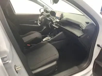 Photo 31 Peugeot 208  Hybrid 110 ch e-DCS6
