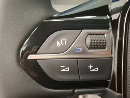 Photo 22 Peugeot 208  Hybrid 110 ch e-DCS6