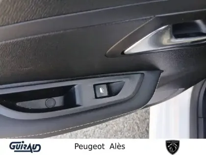 Photo 12 Peugeot 208  PureTech 100 S&S BVM6