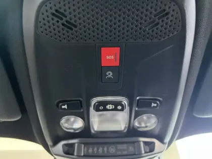 Photo 12 Peugeot 2008  Hybrid 110 ch e-DCS6