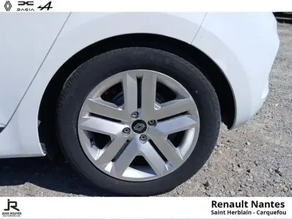 Photo 8 Renault Clio  1.6 E-Tech 145ch full hybrid Evolution - 24