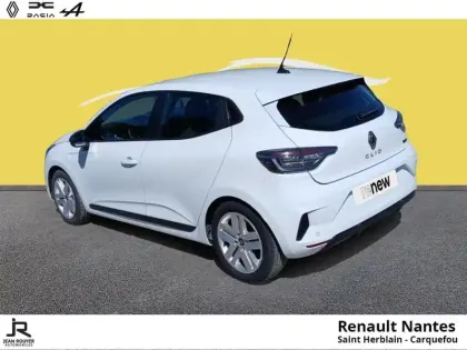 Photo 6 Renault Clio  1.6 E-Tech 145ch full hybrid Evolution - 24