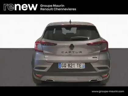 Photo 5 Renault Captur  1.6 E-Tech hybride 145ch Engineered
