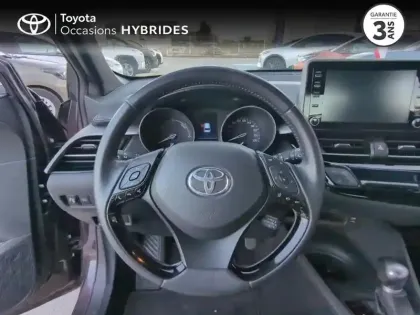 Photo 8 Toyota C-HR  1.8 Hybride 122ch Dynamic Ultimate E-CVT