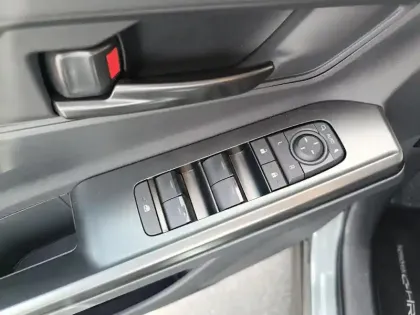 Photo 12 Toyota C-HR + 224ch 77kWh Design Grande Autonomie NG25