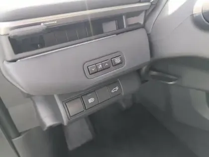 Photo 13 Toyota C-HR + 224ch 77kWh Design Grande Autonomie NG25
