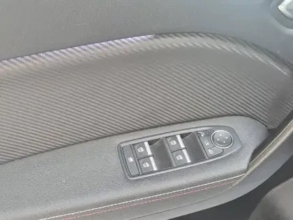Photo 13 Renault Captur  1.3 TCe 140ch R.S. LINE  EDC