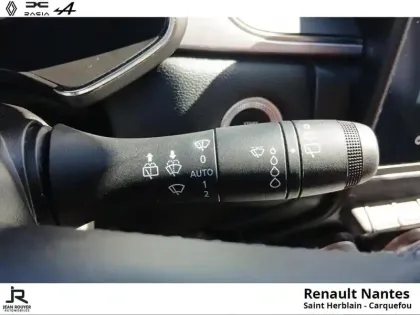 Photo 13 Renault Captur  1.6 E-Tech hybride 145ch Intens