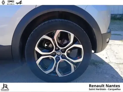 Photo 8 Renault Captur  1.6 E-Tech hybride 145ch Intens