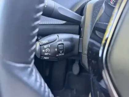 Photo 21 Peugeot 208  PureTech 100 S&S BVM6