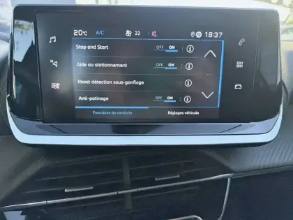 Photo 18 Peugeot 208  PureTech 100 S&S BVM6