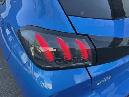 Photo 38 Peugeot 208  PureTech 100 S&S BVM6