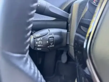Photo 43 Peugeot 208  PureTech 100 S&S BVM6