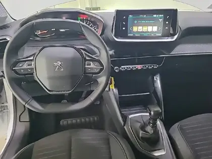 Photo 16 Peugeot 208  BlueHDi 100 S&S BVM6