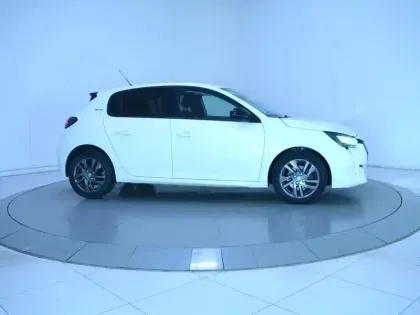 Photo 12 Peugeot 208  BlueHDi 100 S&S BVM6