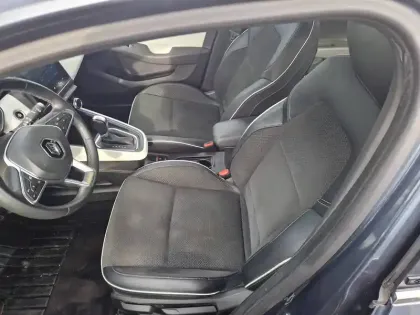 Photo 8 Renault Clio  E-Tech 140